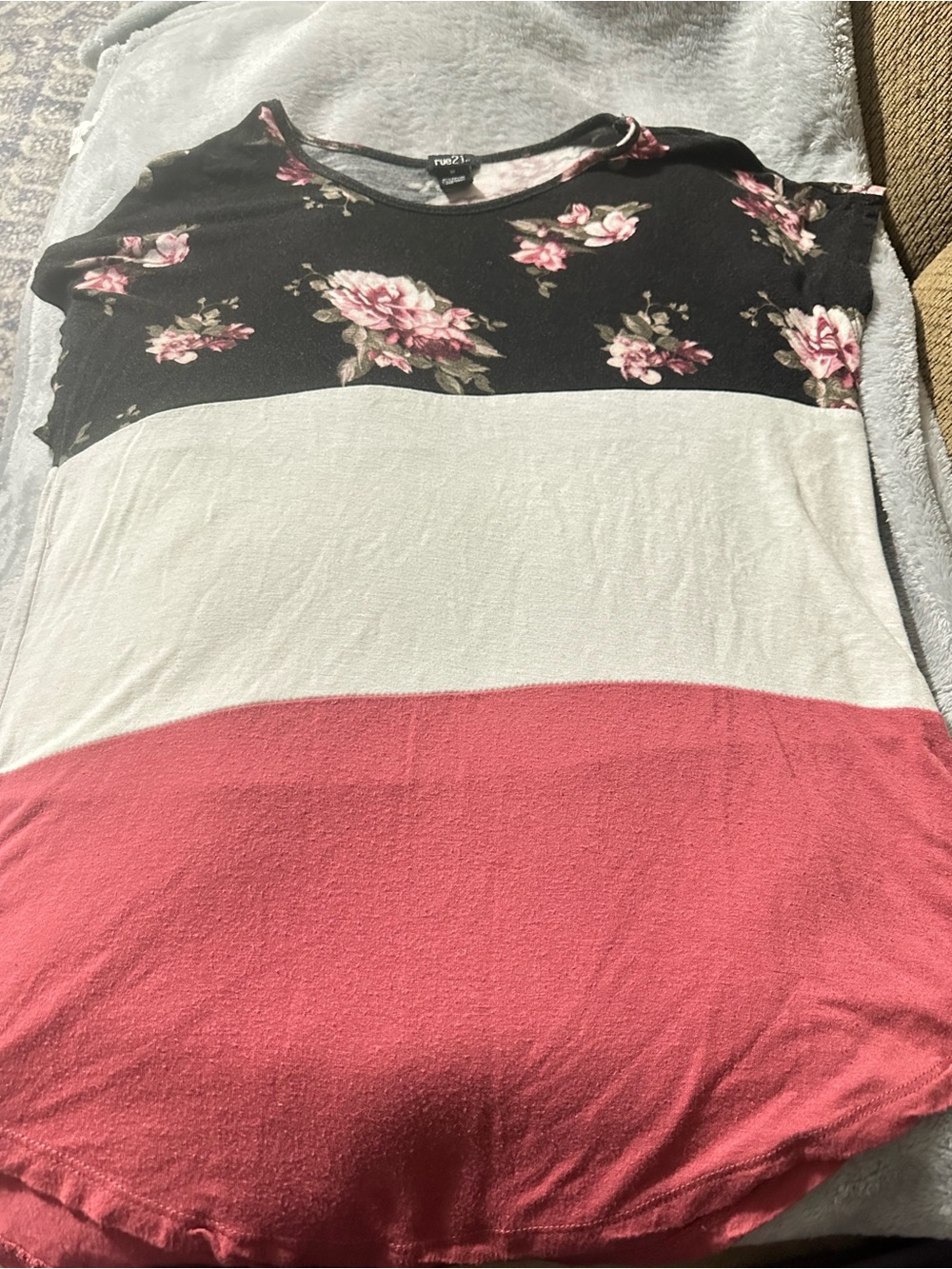 Rue21 Women's Floral Colorblock Short Sleeve Top - Black, Cream & Rose